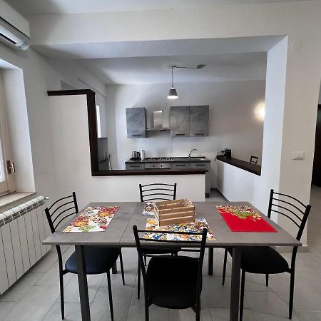 דירות פלרמו Casa Vacanze Febo מראה חיצוני תמונה